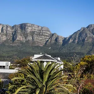 https://the-bergzicht-guest-suite.hotels-capetown.com